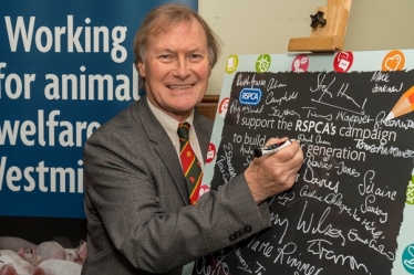 Sir David supports RSPCA efforts to improve animal welfare 